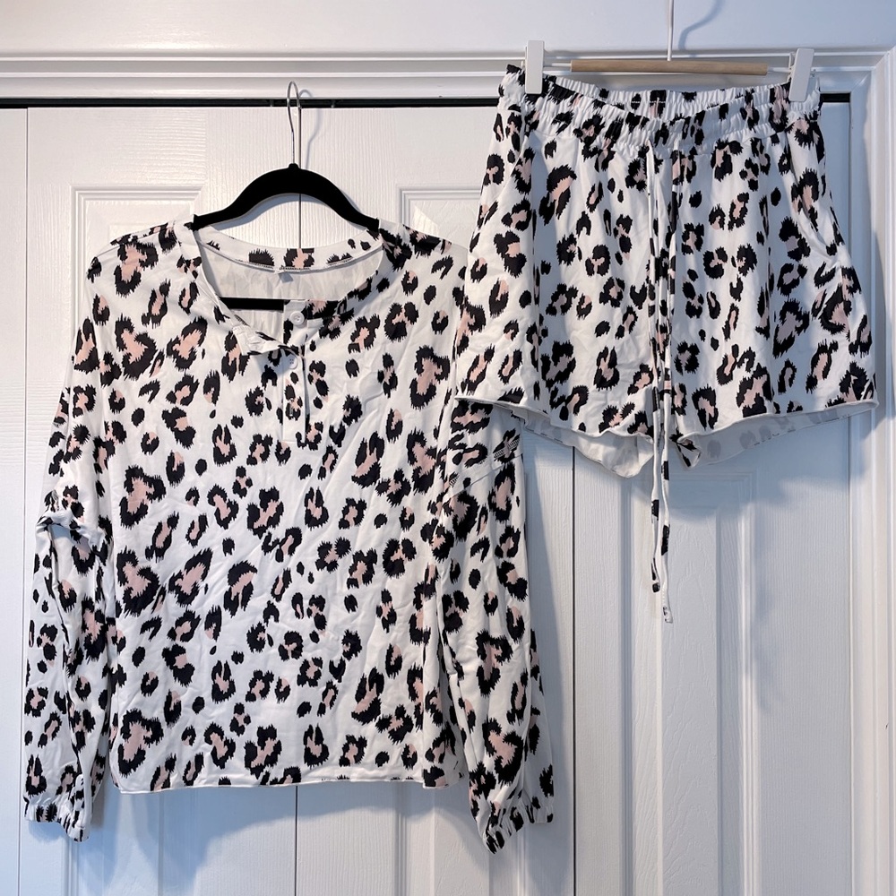 Two piece lounge set